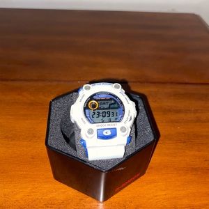 White G Shock